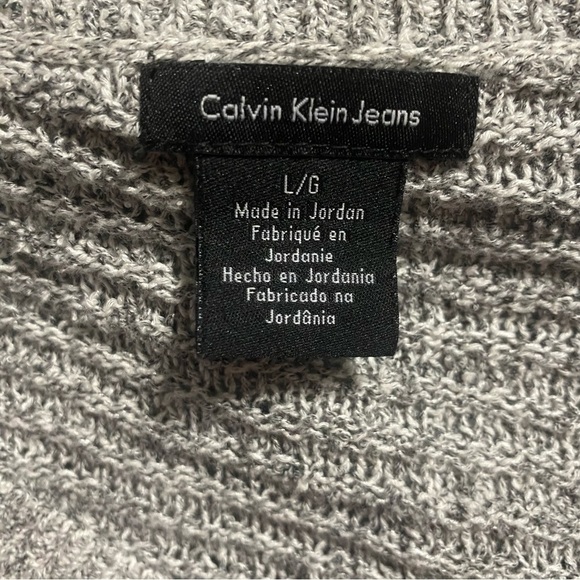Calvin Klein Jeans Gray Knit V Neck Sweater - Picture 4 of 4
